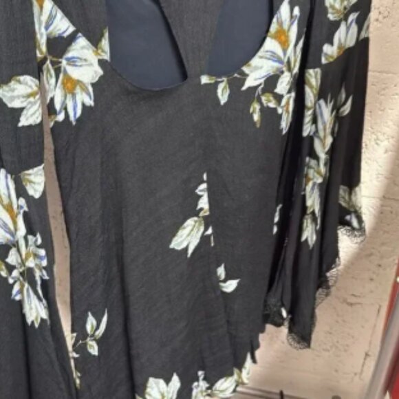 Navy Blue Floral Long Bell Sleeve Dress / Like New / Size Small - Picture 3 of 4